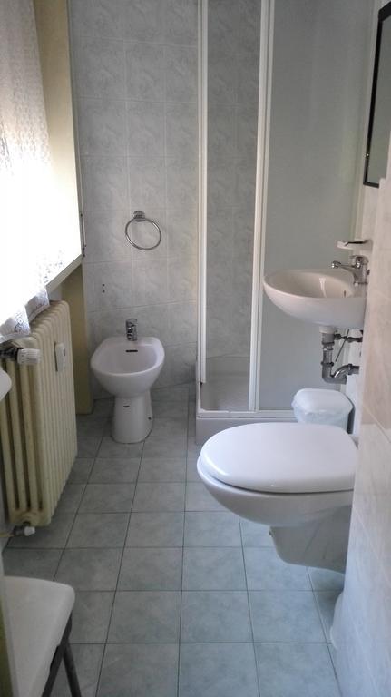 Hotel Mira Варезе Стая снимка