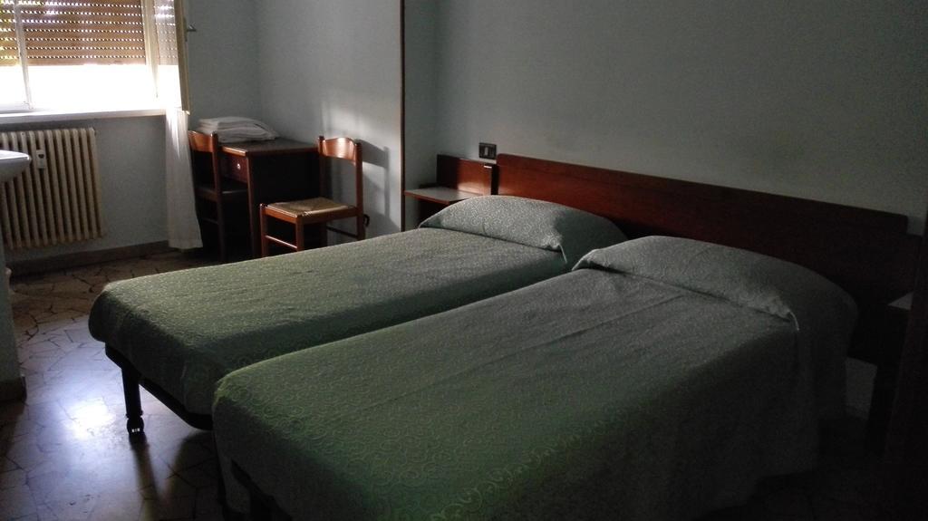 Hotel Mira Варезе Стая снимка