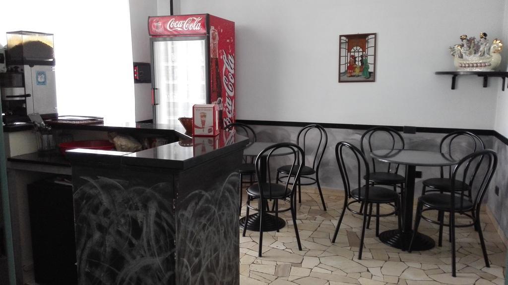 Hotel Mira Варезе Екстериор снимка