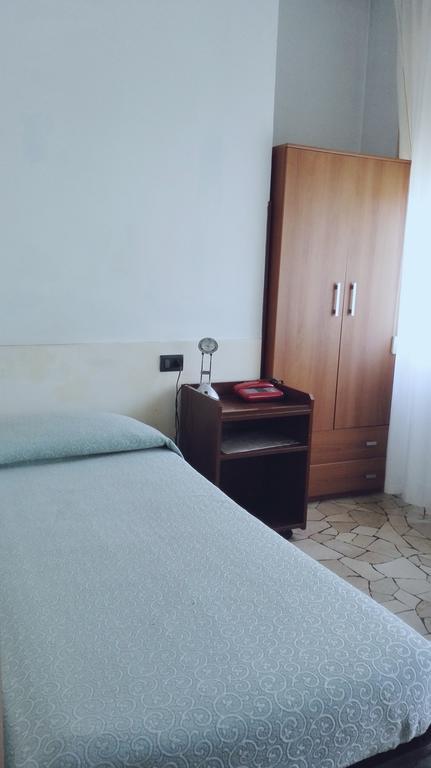 Hotel Mira Варезе Екстериор снимка