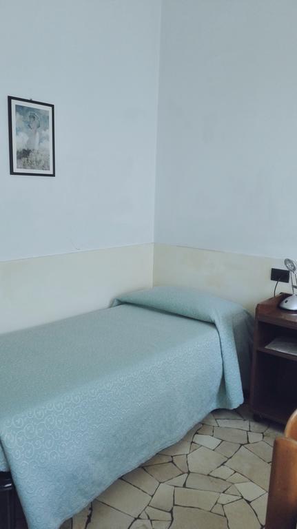 Hotel Mira Варезе Екстериор снимка